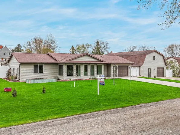 170 Jefferson St, Winneconne, WI 54986