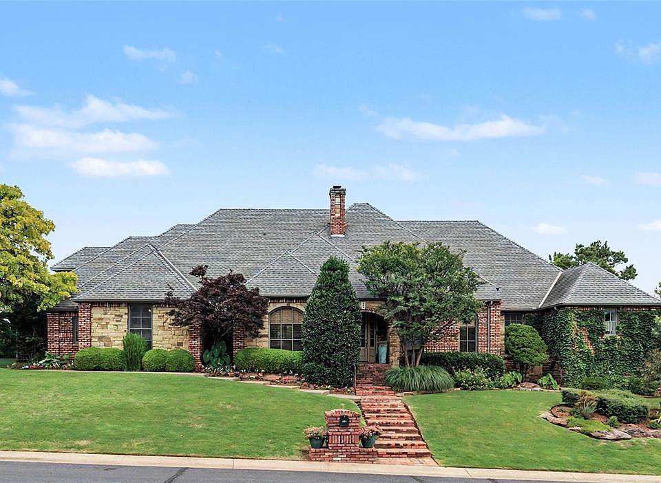 1st image of 800 Shadow Wood Dr