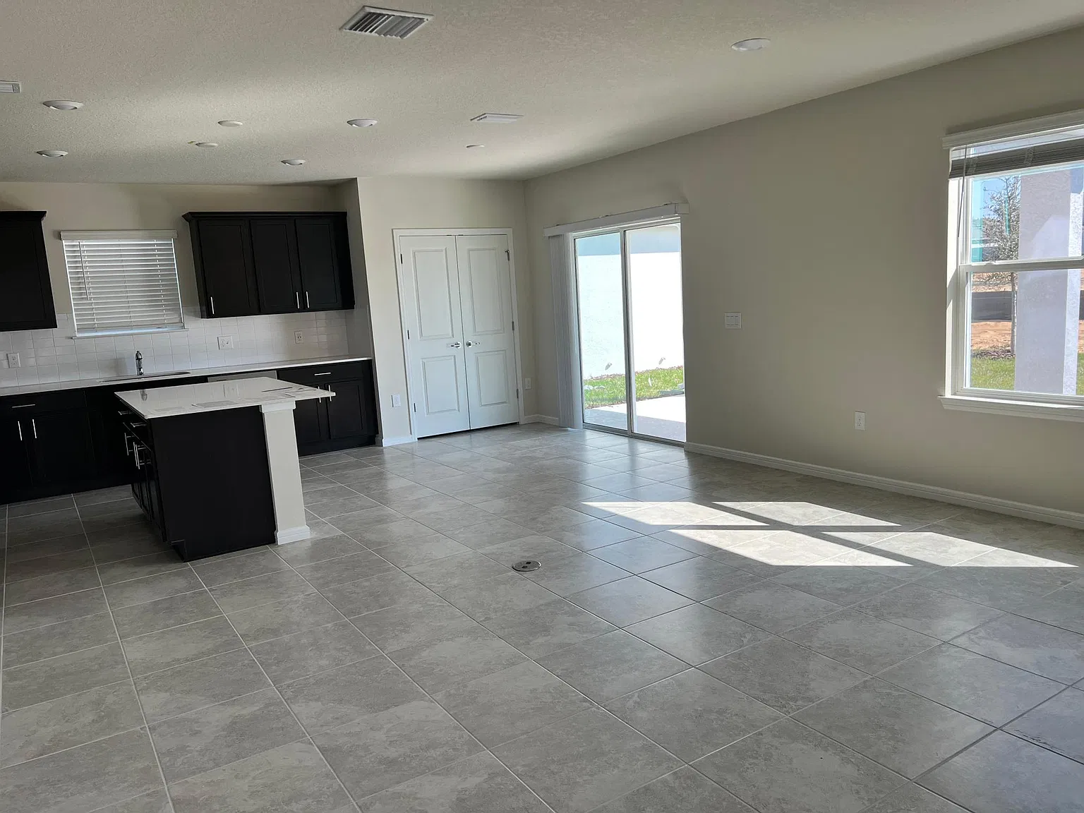 2130 Charming Ave — Photo 2