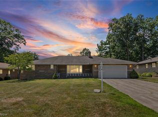 1488 Parkview Dr, Seven Hills, OH 44131