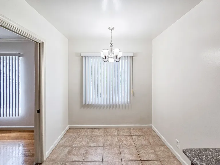 1809 Oakwood Ave — Photo 6