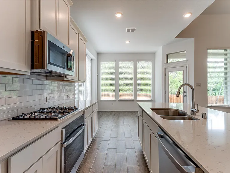 7921 Lindheimer Ln — Photo 16