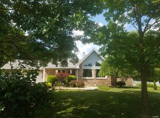 2 Maple Dr, Dorsey, IL 62021