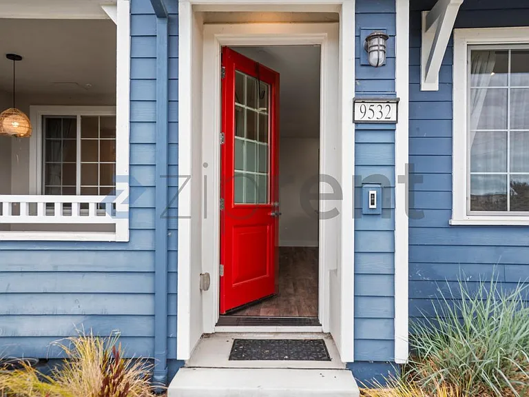 9532 Seawind Way — Photo 3