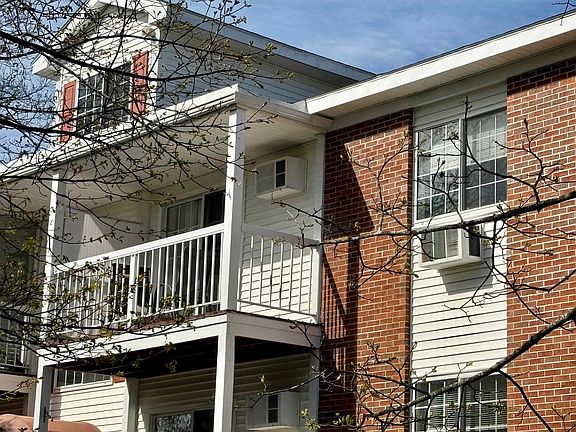 4th image of 490 River Road #31