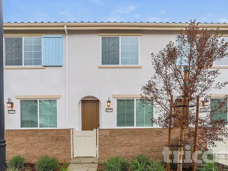10472 Barrena Loop — Photo 1