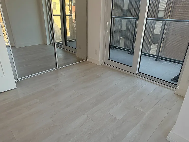 75 James St S #626 — Photo 12