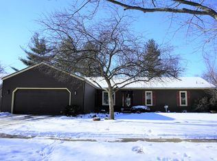 1805 Old Maple Ln, Savoy, IL