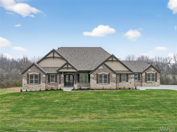212 Bluegrass Pasture Ct, Wentzville, MO 63385
