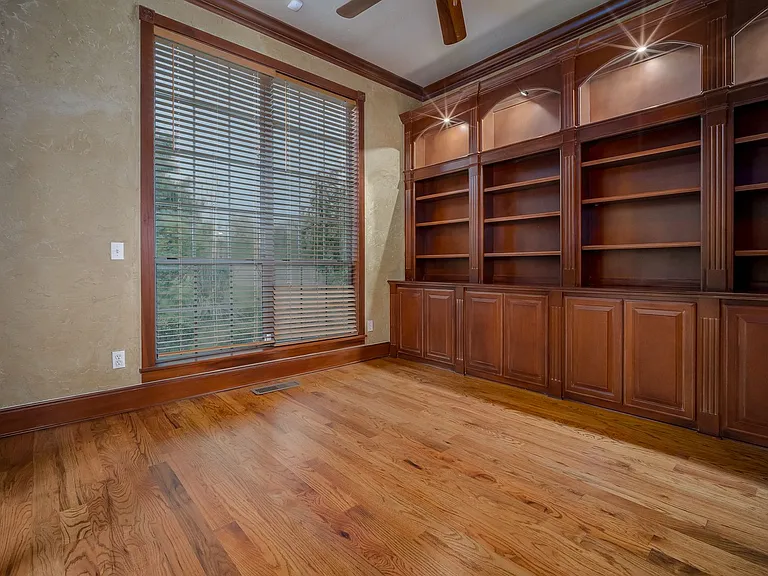 1032 W Lindsey St #A — Photo 10