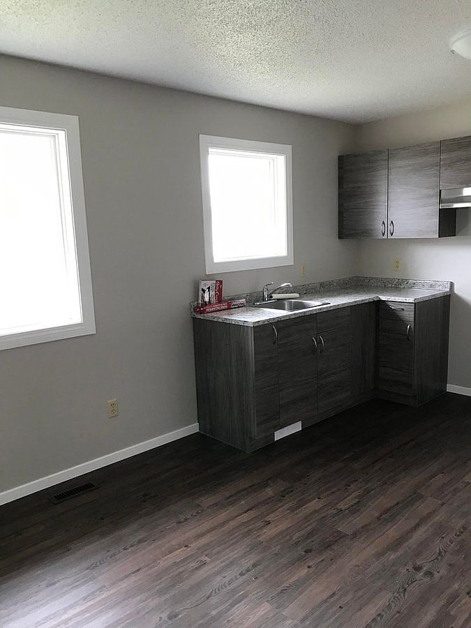 847 Lindsay St, Regina, SK S4N 7L4 Zillow