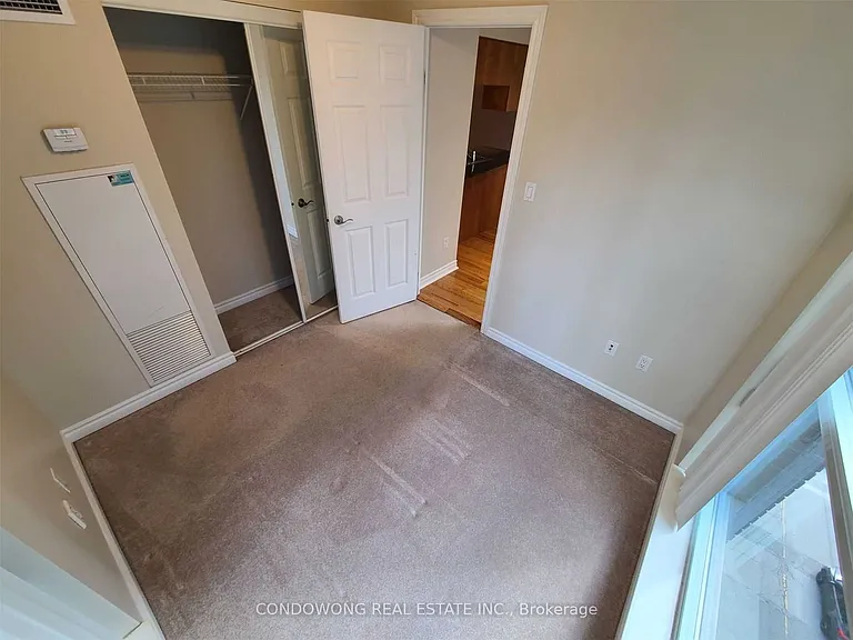 270 Wellington St W #819 — Photo 9
