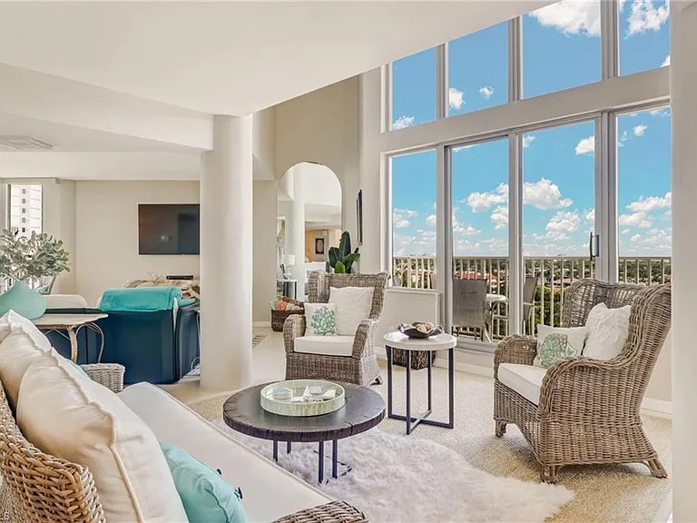 4041 Gulf Shore Blvd N #1109 — Photo 1
