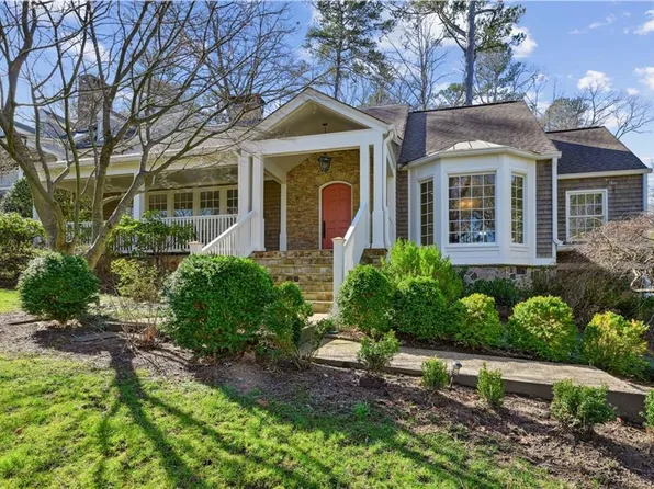 3884 Club Dr NE, Atlanta, GA 30319