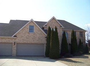 707 Cambridge Ln, Shorewood, IL
