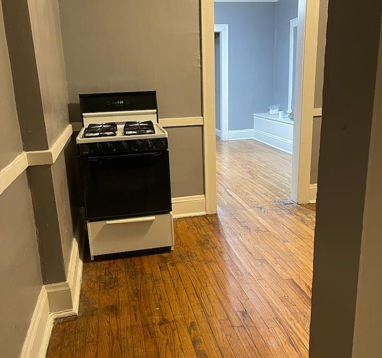 4 burner gas stove included