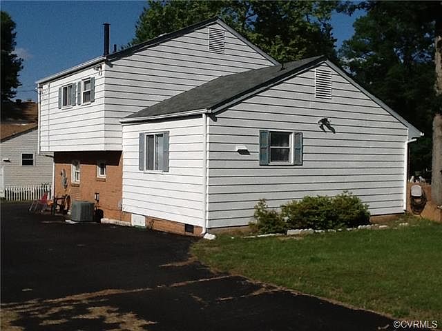 2nd image of 3918 Lawnwood Dr