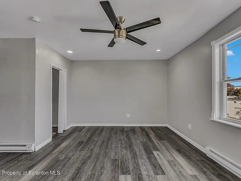 1502 Church Ave — Photo 6
