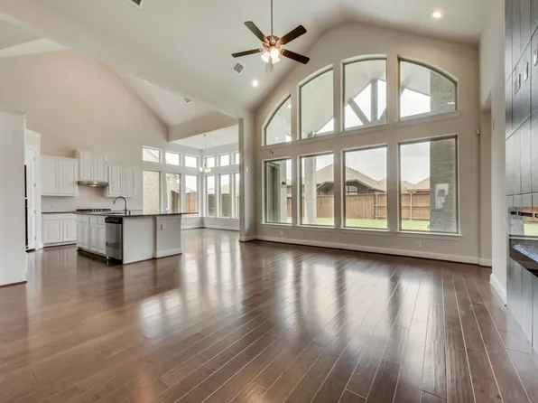 1512 Barrier Island Dr, Aubrey, TX 76227