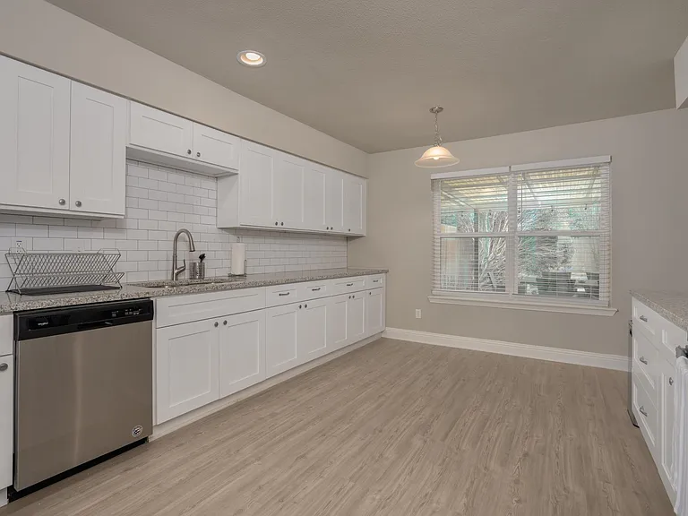11210 Cotillion Dr — Photo 9