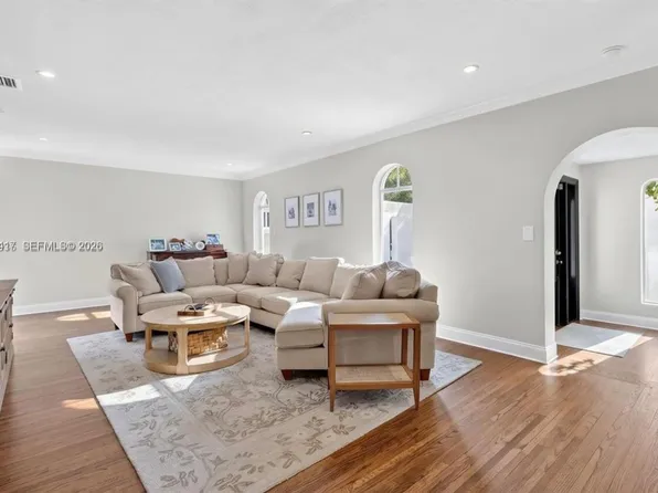 4943 Riviera Dr, Coral Gables, FL 33146