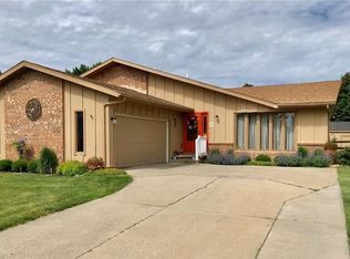 1725 Ashfield Dr, Maumee, OH 43537