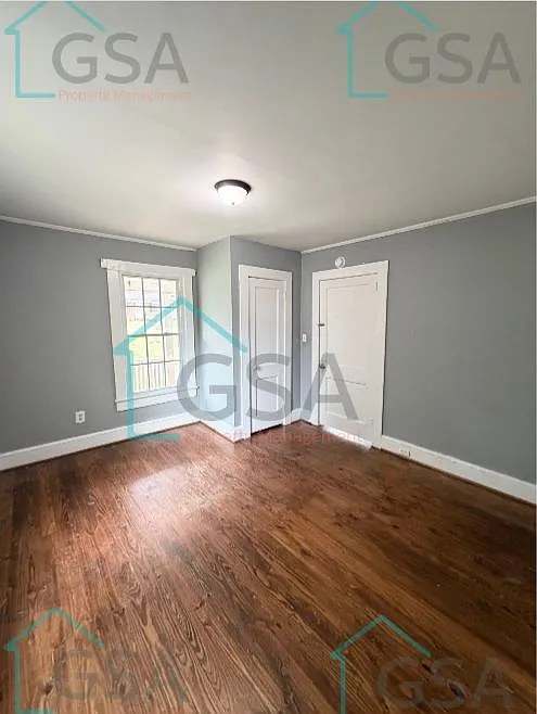 4 bed, 1.5 bath, $1,500 — Photo 3