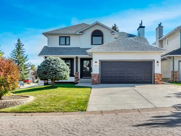 238 Hawktree Bay NW, Calgary, AB T3G 2Z3
