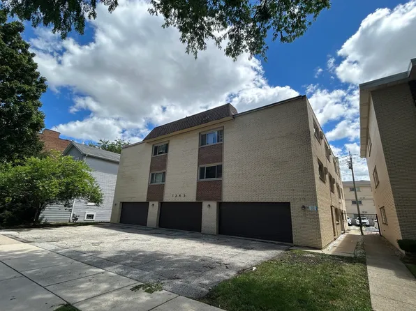 1363 Perry St APT 3A, Des Plaines, IL 60016
