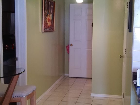 3rd image of 140 Vineyard Avenue