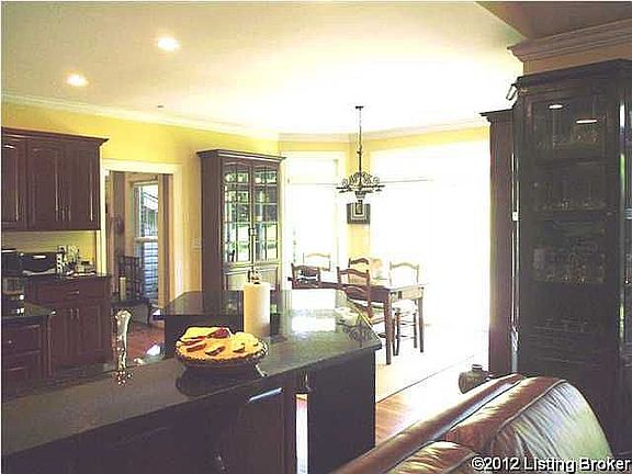 kitchen and breakfast area