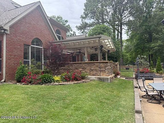 3rd image of 1290 Robertson Rd