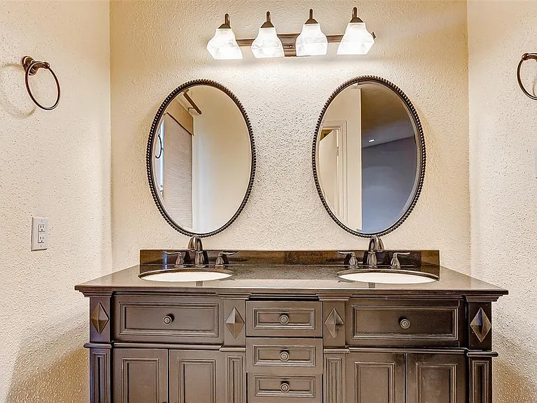 7350 Kirby Dr #5 — Photo 10