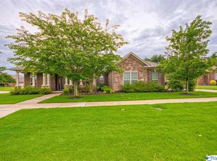 1 Crepe Dr SW, Huntsville, AL 35824