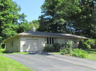 11 Indian Hill Rd, Paxton, MA 01612