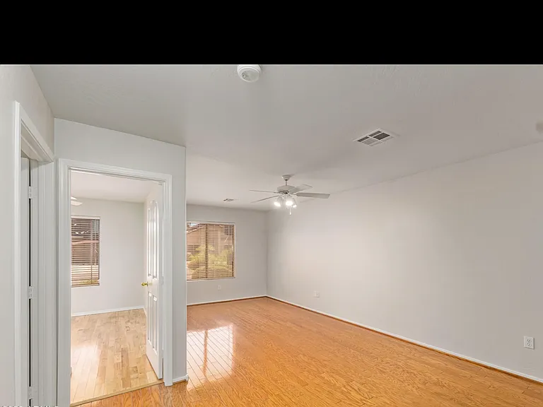 7432 W Aurora Dr — Photo 9
