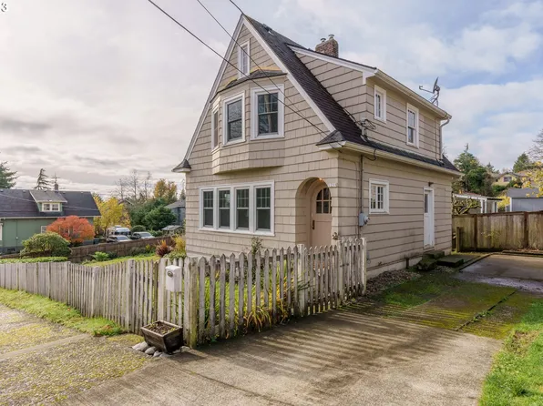 1259 5th St, Astoria, OR 97103