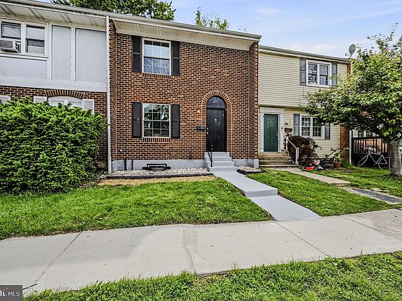 4th image of 217 W Edgewater Way
