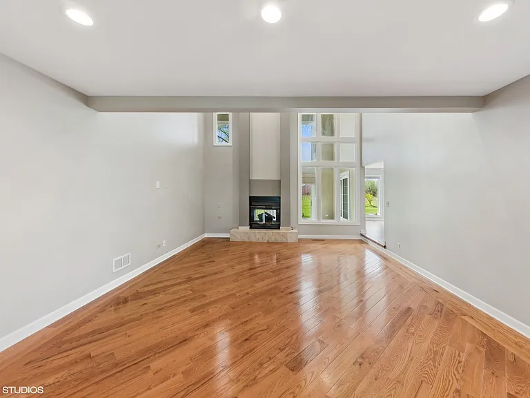 15020 King Dr — Photo 5