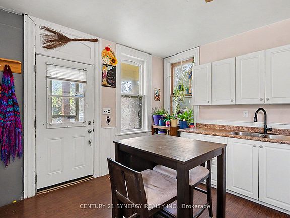 3rd image of 37 Smiths Falls Ave