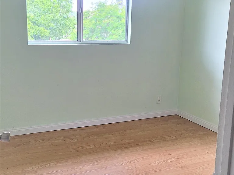 1224 Corson St #4 — Photo 3