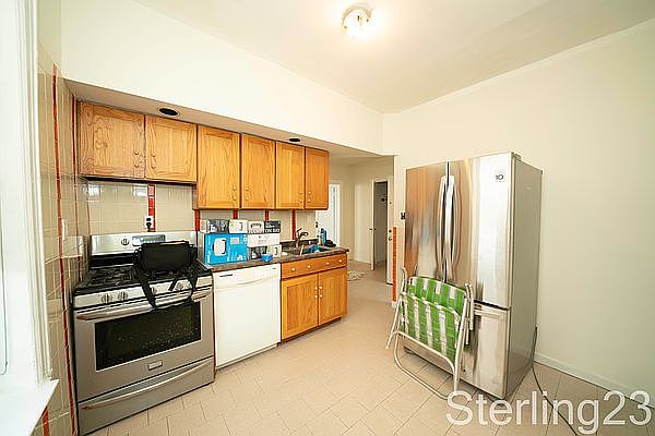 1st image of 18-45 Ditmars Blvd #3R