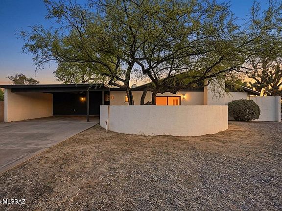 3rd image of 7725 E Manor Pl