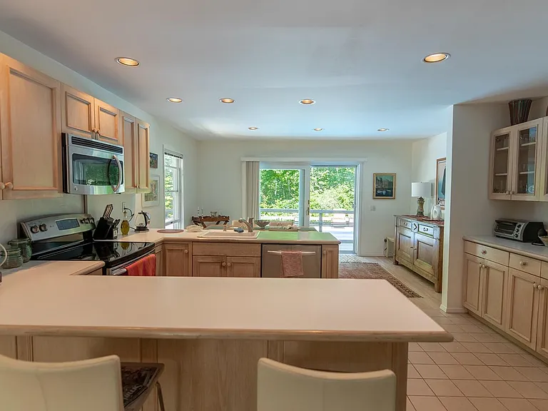 189 Northside Dr — Photo 7