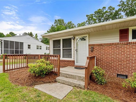 3rd image of 3012 Shamrock Dr