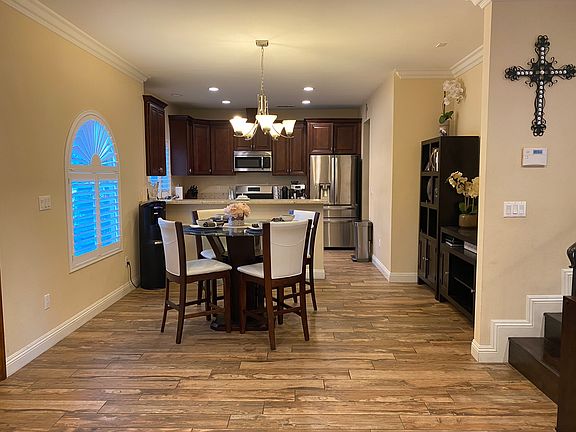 3rd image of 9116 Florence Ave