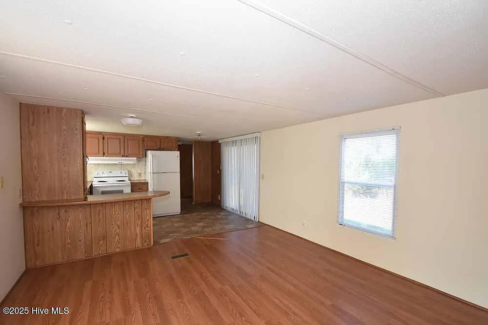 1 bed, 2.0 bath, $850 — Photo 3