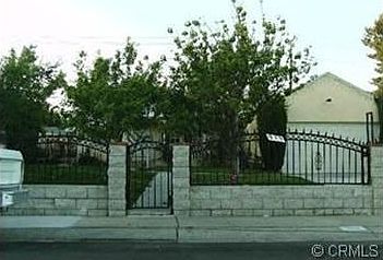 2nd image of 913 E Rosewood Ct