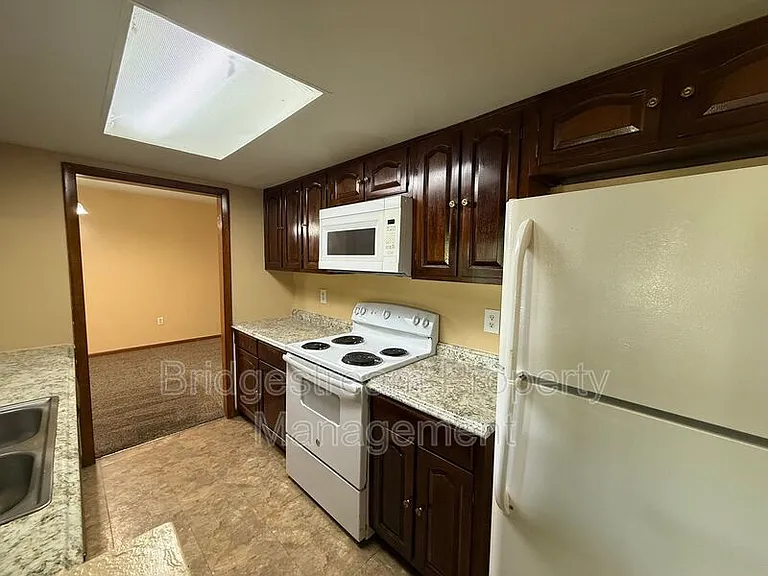 4418 Burlingame Cmns — Photo 7