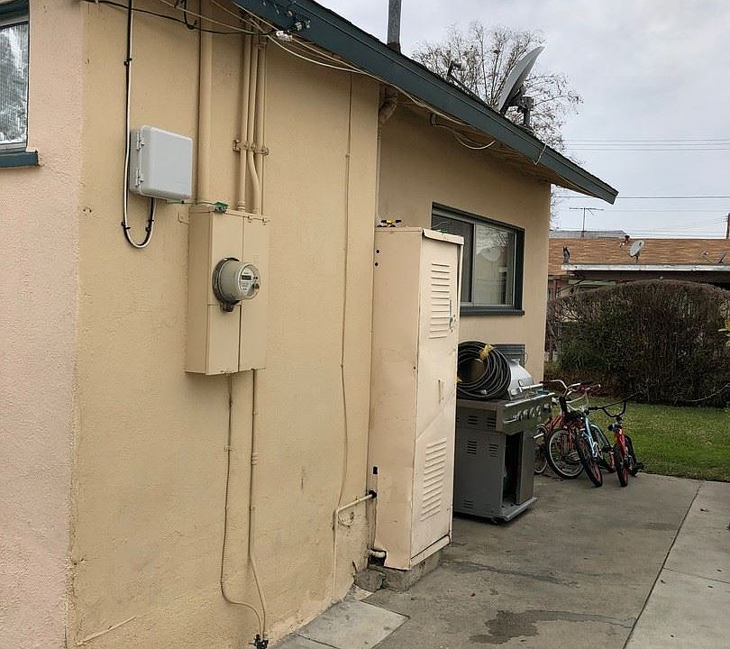 2nd image of 9741 Whitmore St #9741